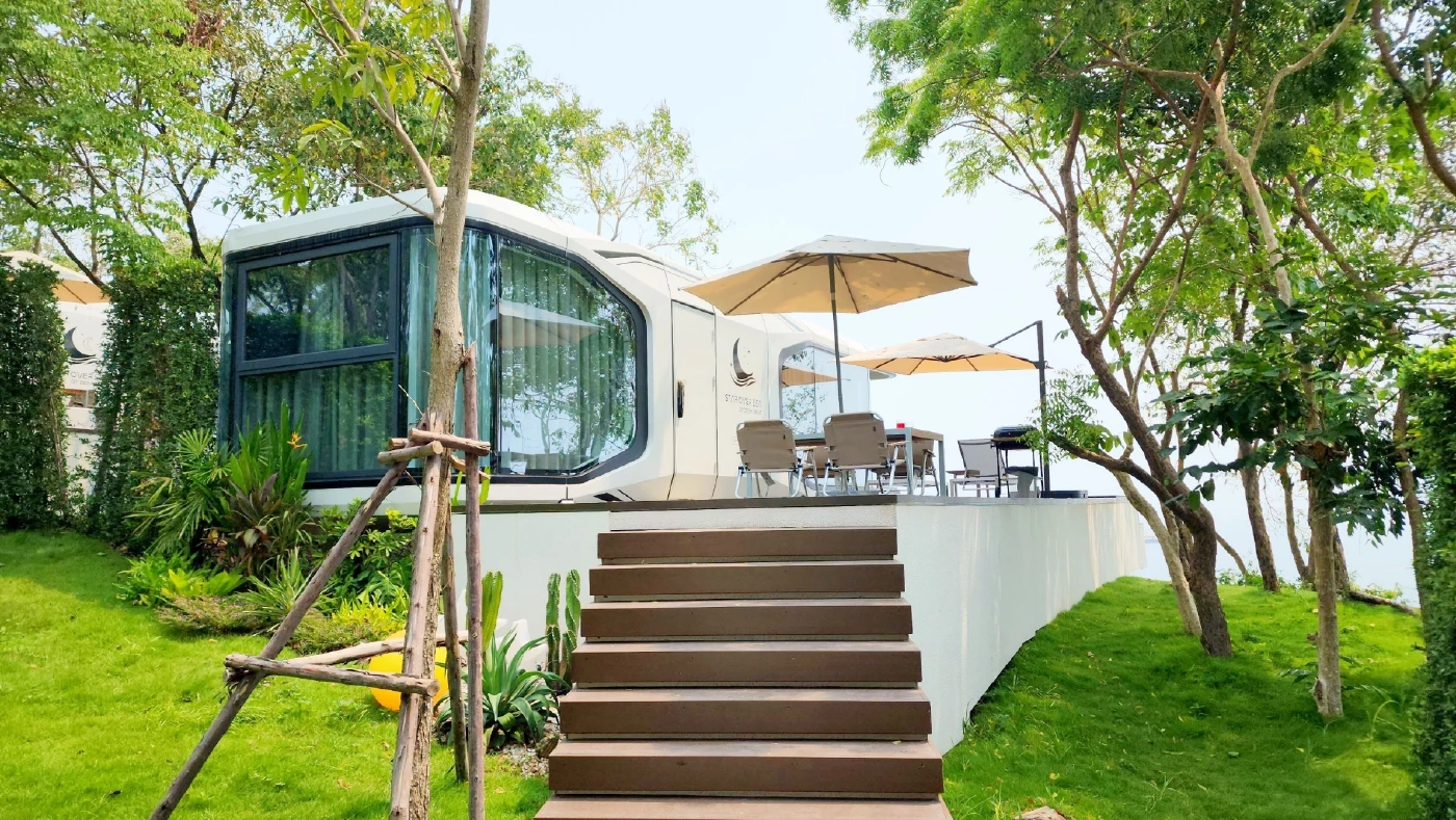 ทร.สั่งระงับรีสอร์ตสุดหรู 6 ห้อง หน้าผายอดเขาแสมสาร สร้างบนที่ราชพัสดุ