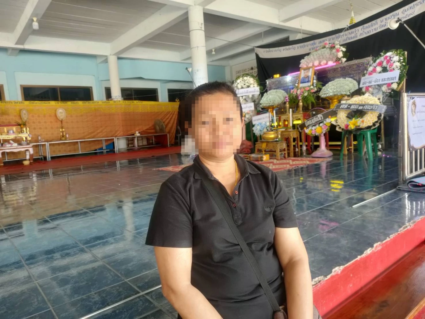 นางอารี แช่มชอง แม่ของ รปภ. ที่เสียชีวิต