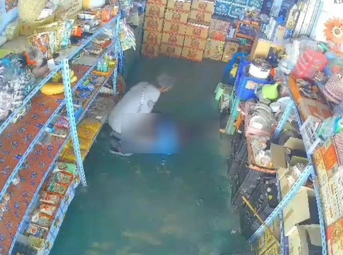 "พระพยอม" เผย 2 พระสงฆ์กระโดดกำแพงช่วยโยม เจตนาดีไม่อาบัติ