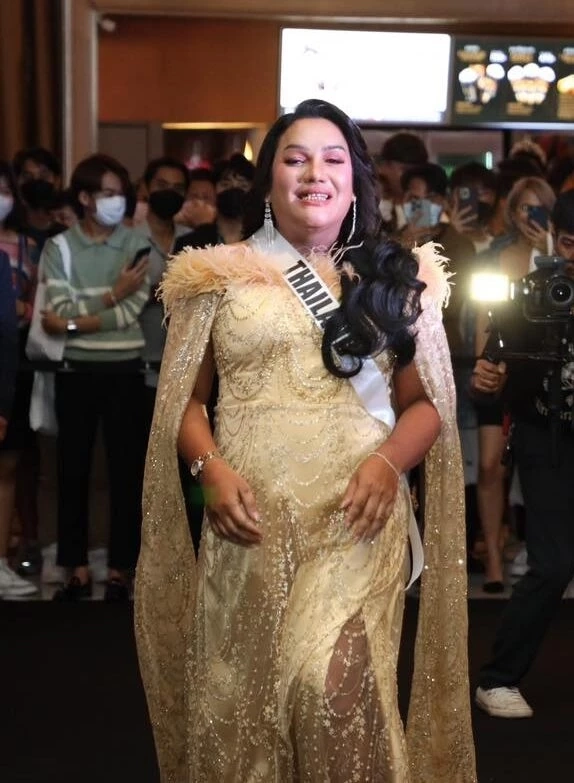 ตกอับ แบกภาระหนี้สิน “แม่หญิงลี” ควงเพื่อนสนิท “ทิพย์”  ร่ำไห้วอนของานทำ