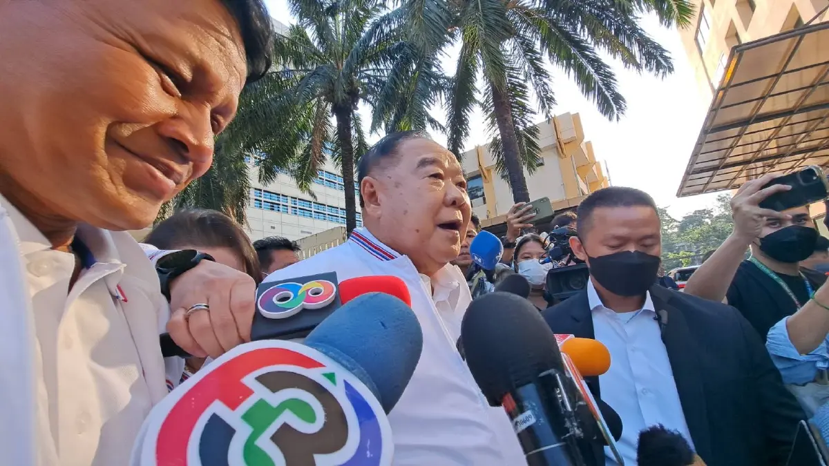 บิ๊กป้อม" เมินเพื่อไทยเปิดตัว "เศรษฐา" บอก พปชร.ก็มีของเรา