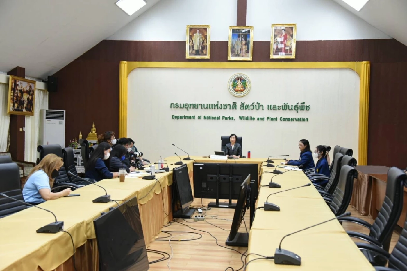 นางรุ่งนภา พัฒนวิบูลย์ รองอธิบดีกรมอุทยานแห่งชาติ สัตว์ป่า และพันธุ์พืช