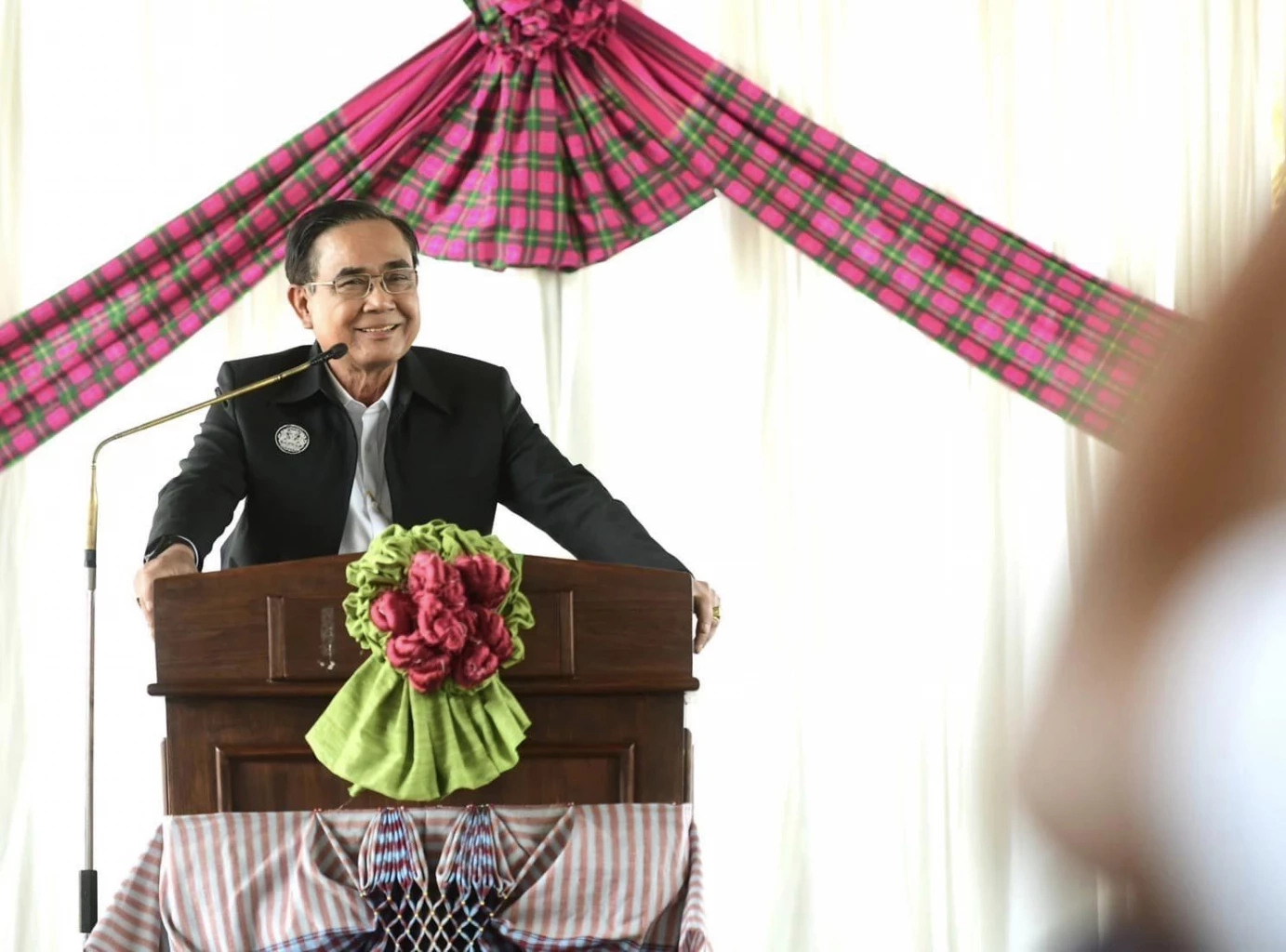 "ลุงตู่" สั่งสอบข้อมูล "เฮียชู" แฉตำรวจเอี่ยวธุรกิจสีเทา หวั่นกระทบหาเสียง