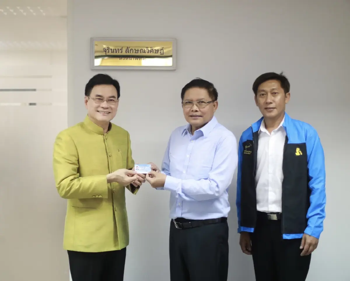 "วิฑูรย์" ขุนพลอีสานคืนทัพใหญ่ปชป. ลุยศึกเลือกตั้ง มั่นใจกวาดอีสานยกภาค!