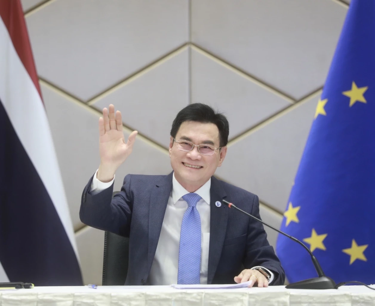 นายจุรินทร์ ลักษณวิศิษฏ์  รัฐมนตรีว่าการกระทรวงพาณิชย์  