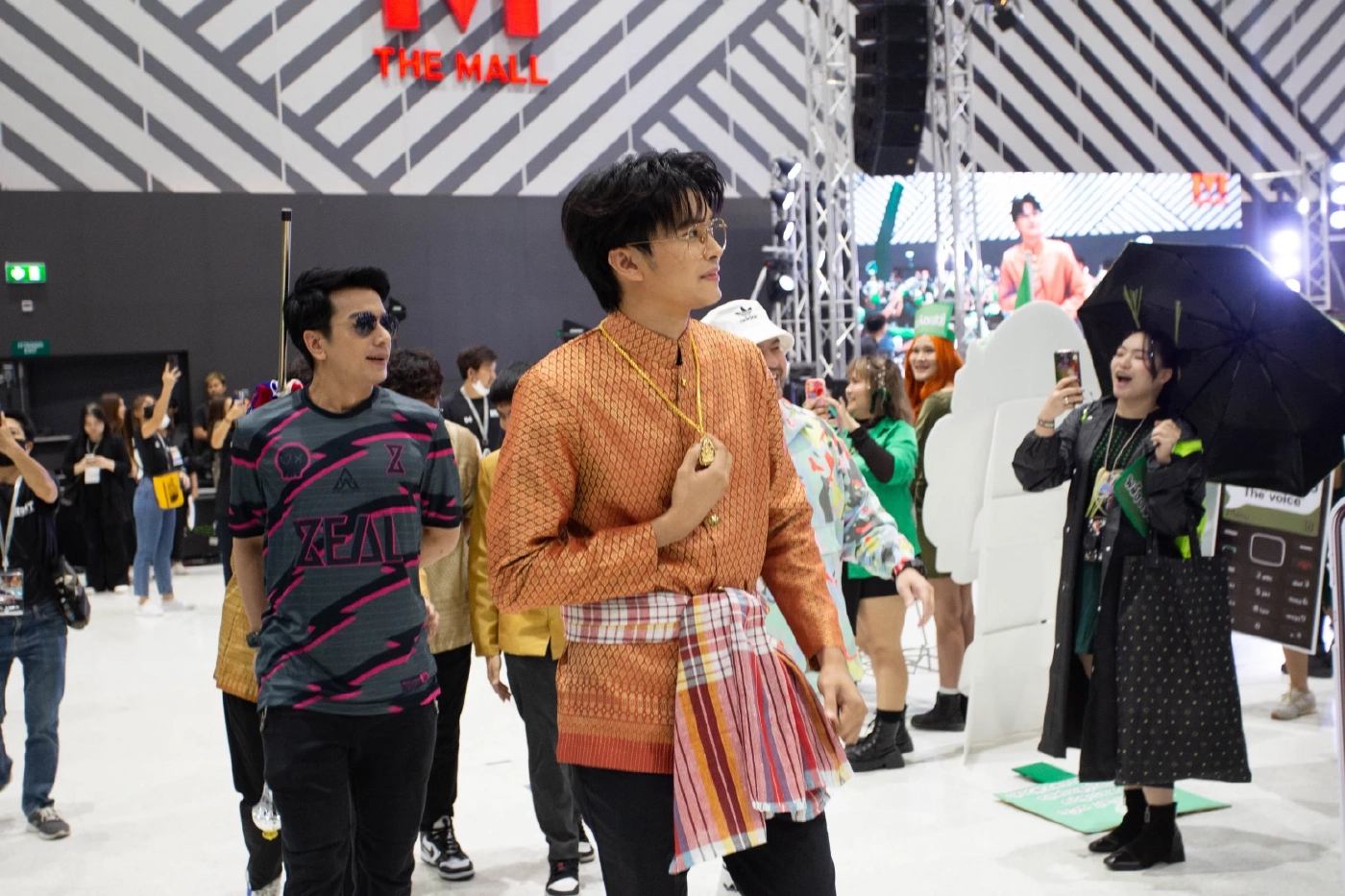 นนท์ ธนนท์ เป็นปลื้ม งานแฟนมีตฉลองวันเกิดที่สุดแสนจะอบอุ่น