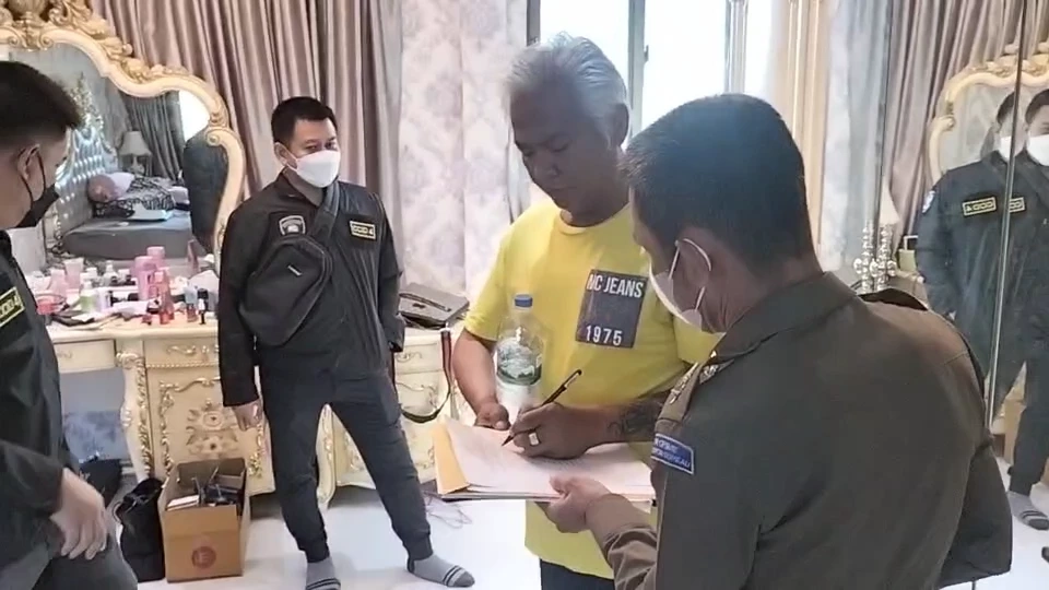 "ลุงโทนี่" ถูกรวบข้อหา ชักชวนเยาวชน 15 ปี เล่นพนันออนไลน์ ผ่านTikTok