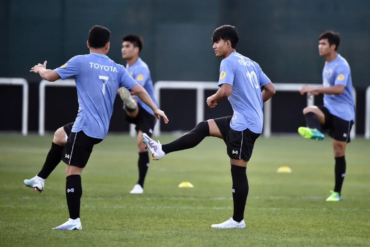 "ช้างศึก" ซ้อมมื้อแรกหลังถึงยูเออี "กฤษดา" ไม่หวั่นสภาพอากาศ