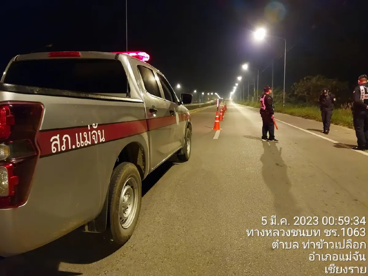 จับแก๊งจีนคอลเซ็นเตอร์ 14 คน พร้อมคนนำพาอีก 3 คน