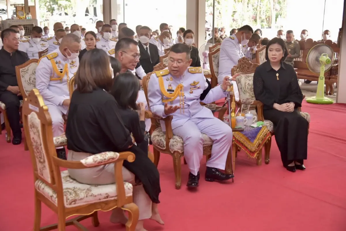 ผบ.ตร.ร่วมรดน้ำศพ "สารวัตรสืบฯเมืองยโสธร" ปูนบำเหน็จกรณีพิเศษ