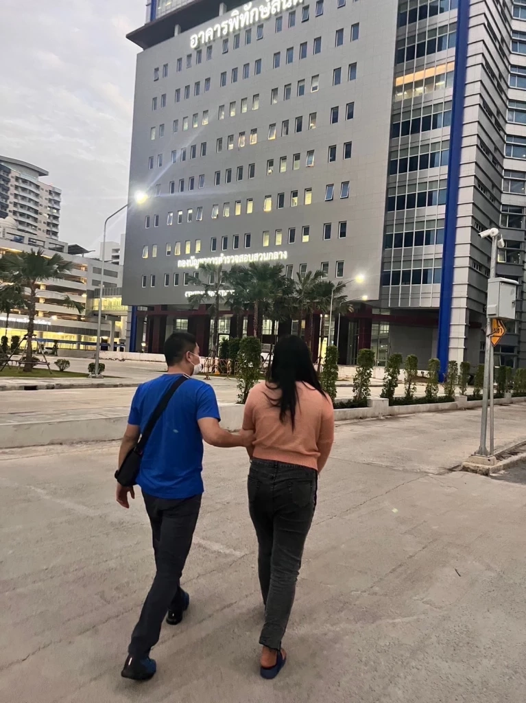 รวบสาวสองดาวทวิตเตอร์ ลวงเยาวชนสวิงกิ้ง เปิดกลุ่มลับVIP.ขายคลิป