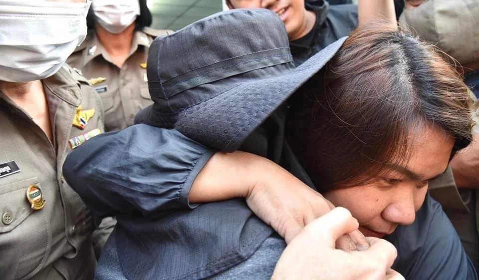 จากใจ"นักข่าวสาว" ถูกตร.เรียกสอบ เหตุไม่เชื่อ"นิ่ม"โยน"น้องต่อ"ลงน้ำ