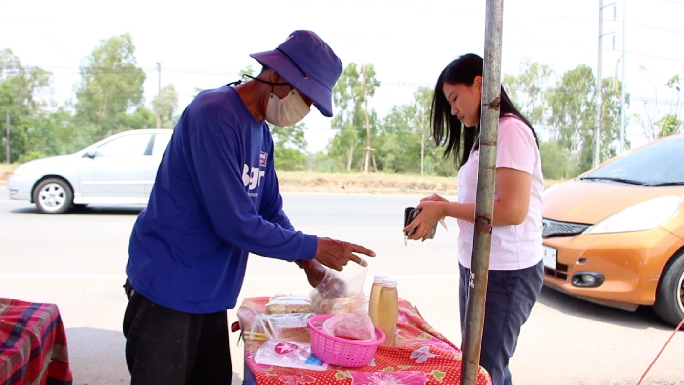 อาชีพเสริม! ขายลูกตาลสดช่วงหน้าร้อน โกยรายได้ 2 หมื่นบาทต่อเดือน