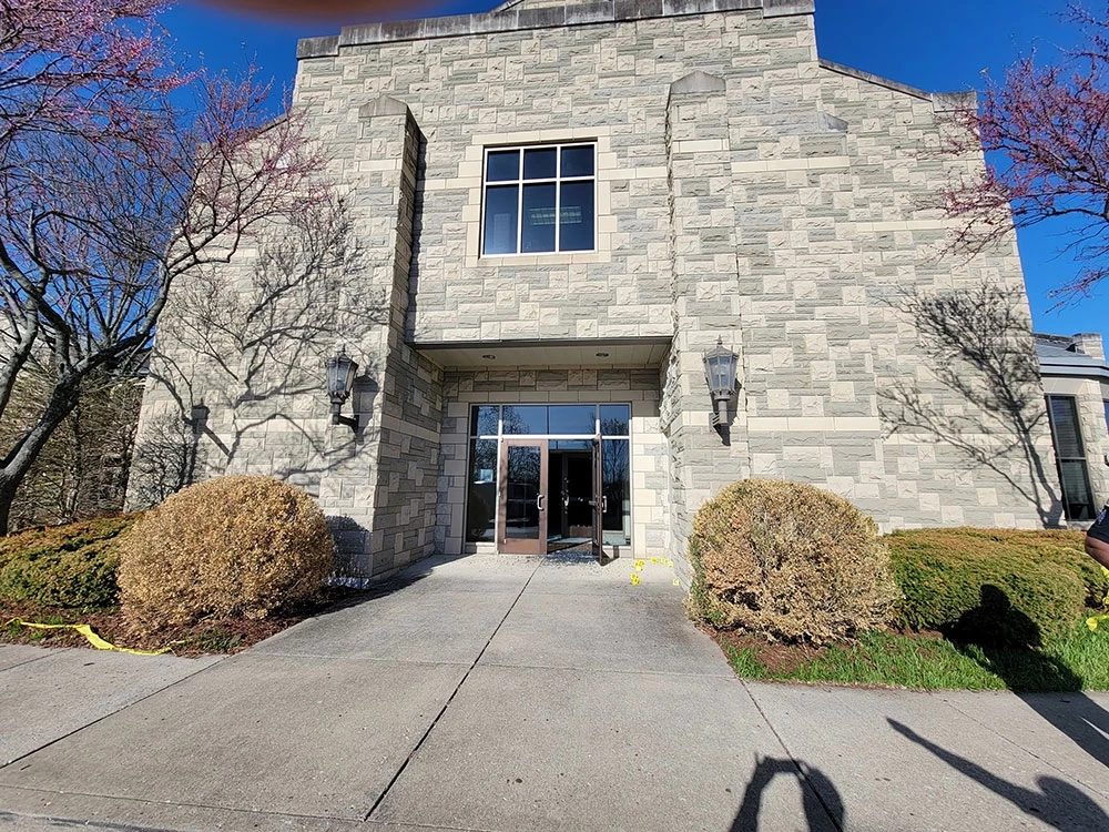 มือปืนก่อเหตุกราดยิงโรงเรียนในสหรัฐ ตุนปืนเพียบก่อนลงมือ