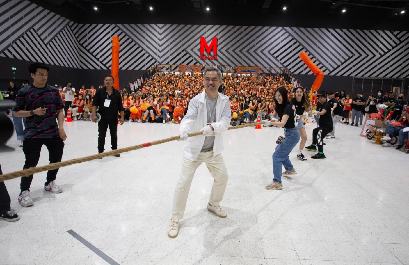 นนท์ ธนนท์ เป็นปลื้ม งานแฟนมีตฉลองวันเกิดที่สุดแสนจะอบอุ่น