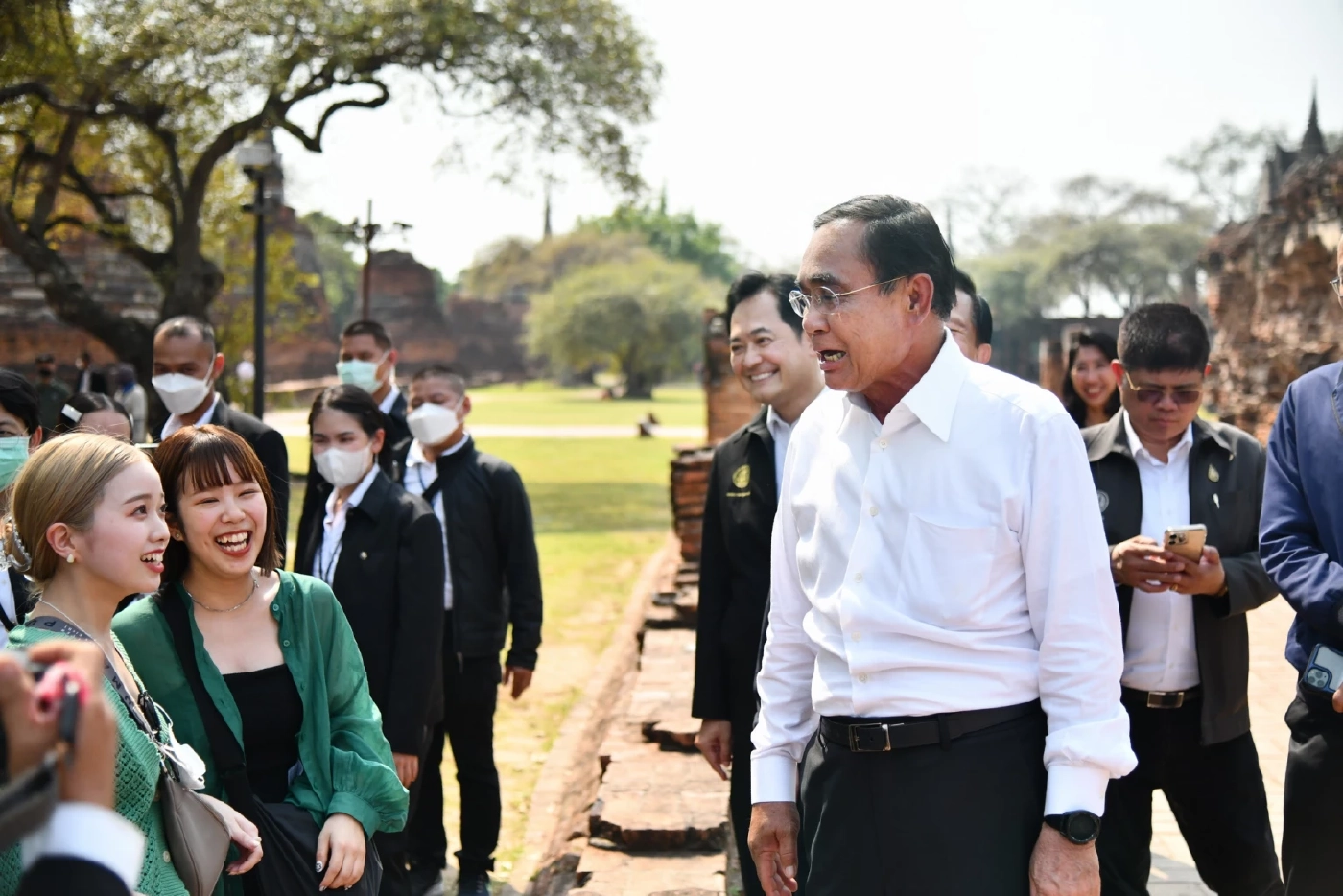 นอกตารางงาน! “นายกฯ-เจ้าคุณธงชัย” แวะสักการะ “พระพุทธนิมิตวิชิตมารฯ”