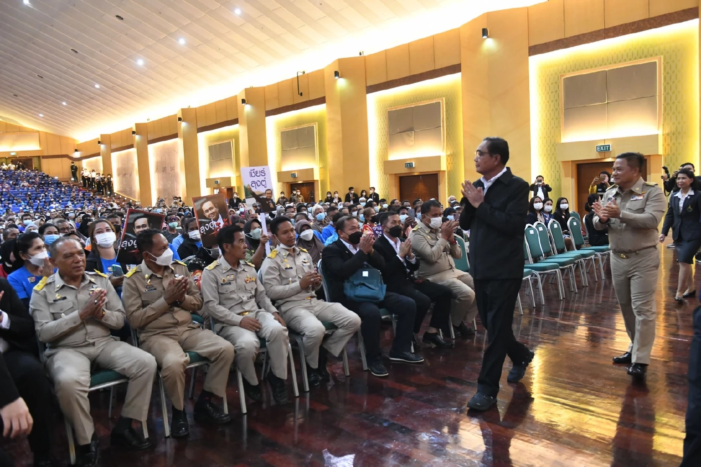 "นายกฯ" ลุยนราธิวาส ย้ำรบ.ห่วงใยชีวิต-ความเป็นอยู่ปชช.ทุกเชื้อชาติ ศาสนา