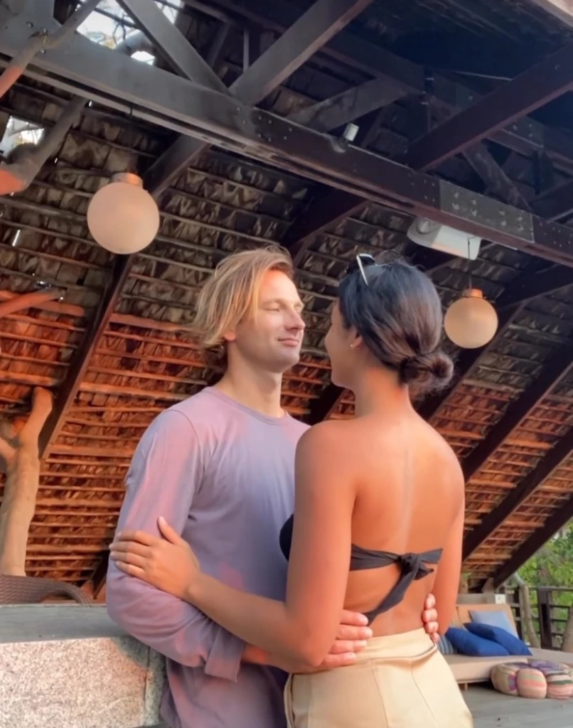 ไม่ทันตั้งตัว “ควีน เบญจรัตน์” เปิดใจเล่า นาทีแฟนหนุ่มเซอร์ไพรส์ ขอแต่งงาน