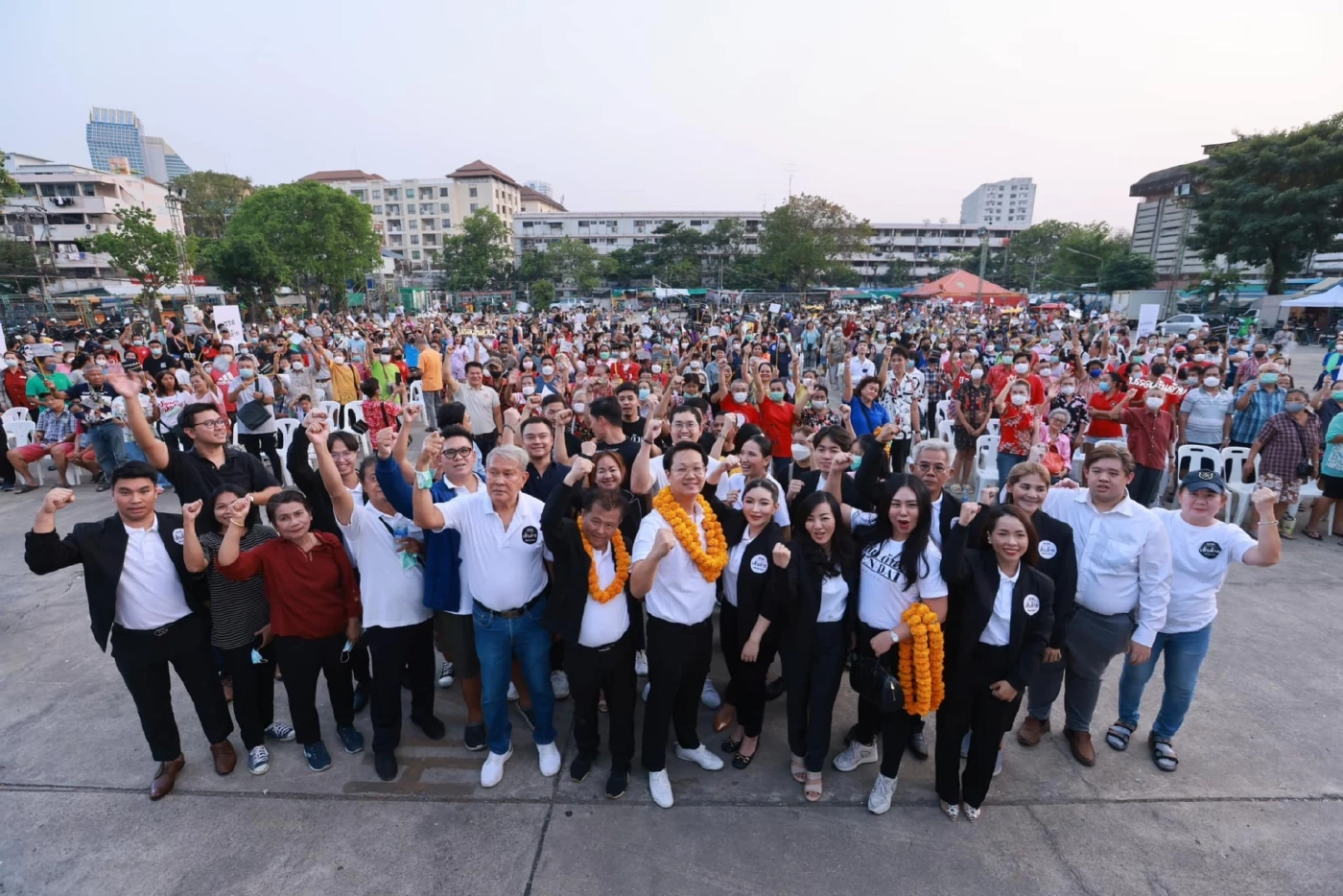 “คริส โปตระนันทน์” ยันเส้นด้ายขอเหมา 7 เก้าอี้ กทม. ส่วนปาร์ตี้ลิสต์ 5 ที่นั่ง