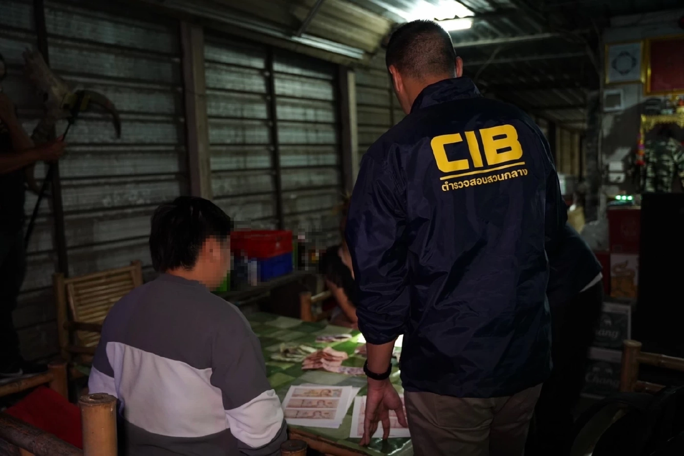 ปคม.บุกร้านอาหารกลางเมืองบุรีรัมย์ ลอบค้ากามเยาวชน