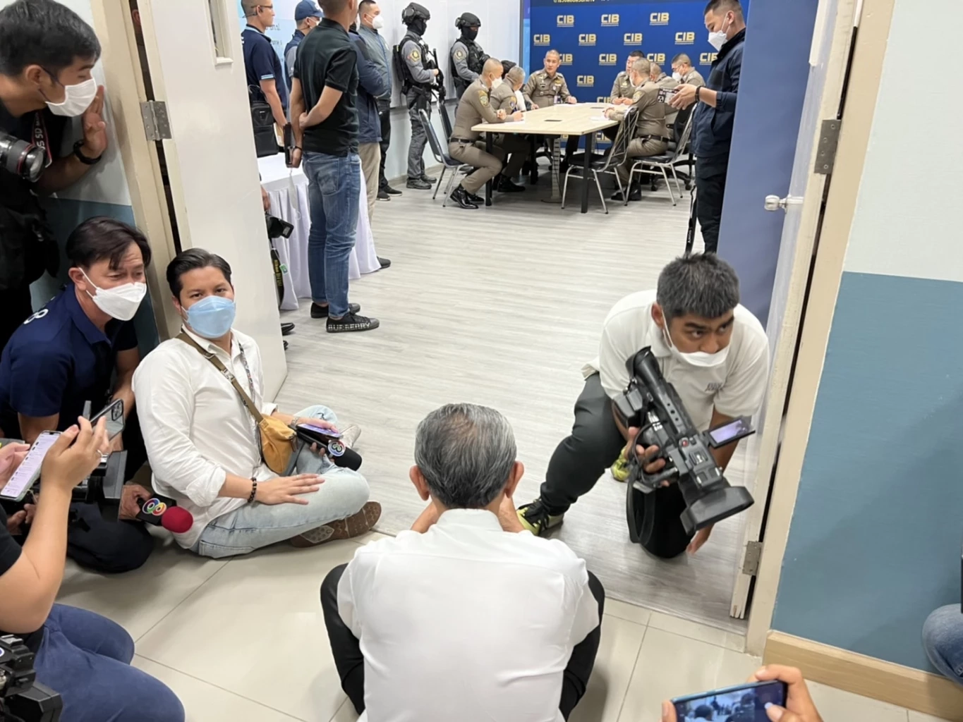 จับเครือข่าย “สารวัตรซัว”-“ชูวิทย์” แฉย้ายเซิร์ฟเวอร์ออกนอกประเทศ