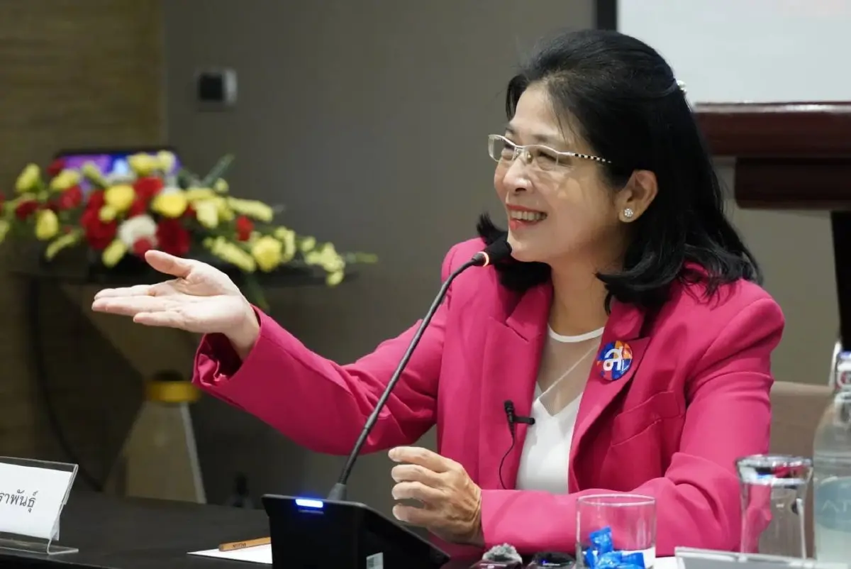 "สุดารัตน์" จ่อแถลงนโยบายด้านผู้หญิง ในวันสตรีสากล