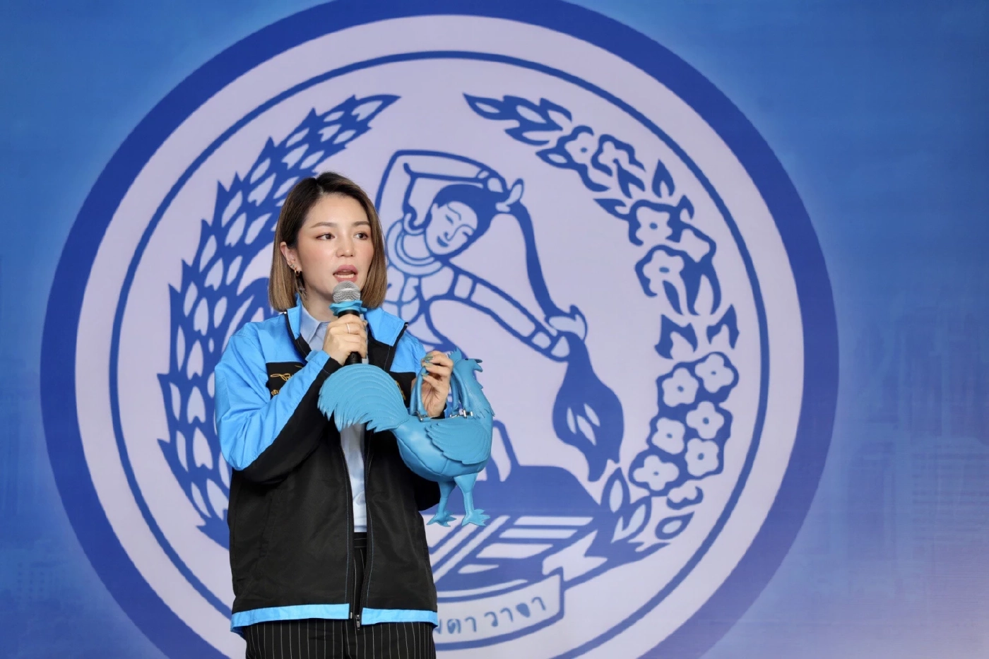 "มาดามเดียร์" ย้ำ จุดแข็งนโยบาย"ปชป." เติมทุนมนุษย์ ทลายความเหลื่อมล้ำ