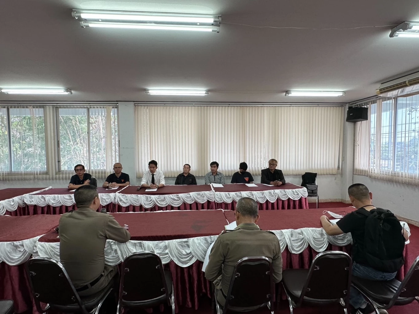 "พิธา" ร่วมงานศพ "ทนายเคน" บุกสภ.สูงเม่น จี้ความคืบหน้าตามจับตัวคนร้าย