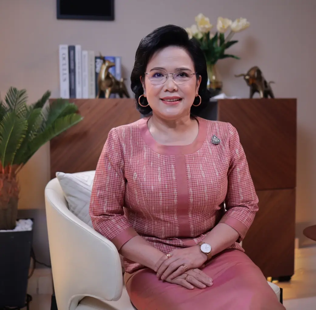 นางสาวจารุลักษณ์ เรืองสุวรรณ เลขาธิการคณะกรรมการกองทุนการออมแห่งชาติ (กอช.)