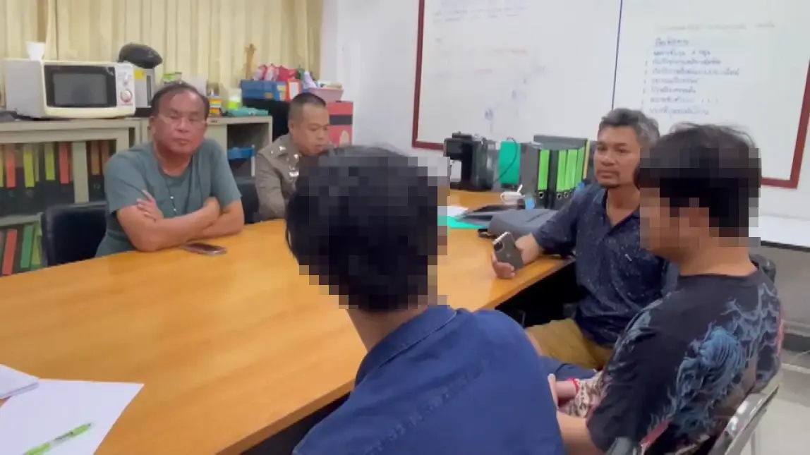 เจออาวุธสังหาร"อ้วน บ้านอิฐ"แล้ว ตำรวจแจ้ง 4 ข้อหาหนักแก๊งรัวถล่ม
