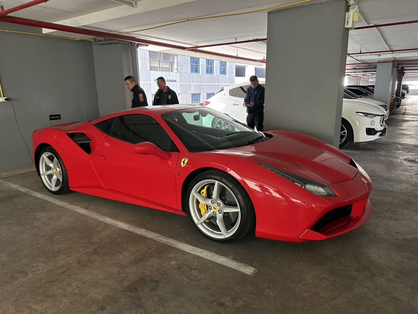 แถลงปฎิบัติการ"เหนือเมฆ" รวบเครือข่ายพนัน ฟอกเงิน ยึดทรัพย์"เมฆ รามา"พันล.