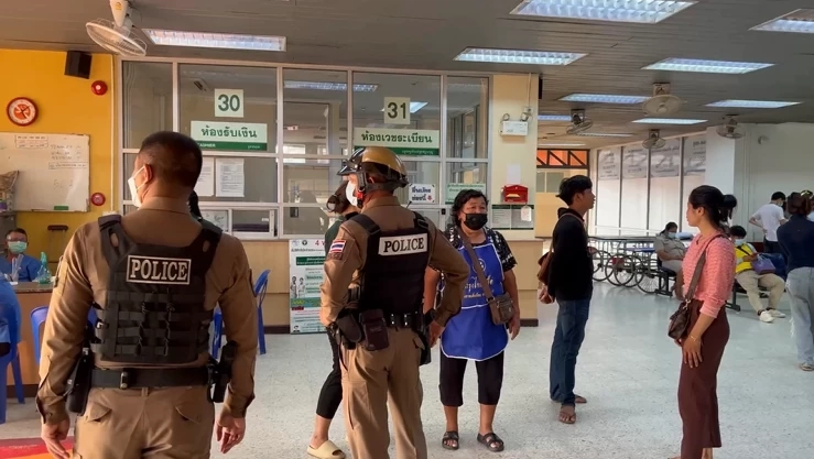 พ่อเลี้ยงวัยโจ๋ใจโหด ดวดเหล้าเมาทะเลาะเมีย คว้ามีดฟันเมีย - ลูกเลี้ยงเจ็บ