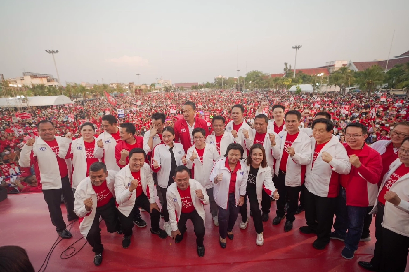 "เศรษฐา"ยก"คุณปลื้ม"สัญลักษณ์ความกตัญญู อ้อนเลือกเพื่อไทยยกจังหวัด