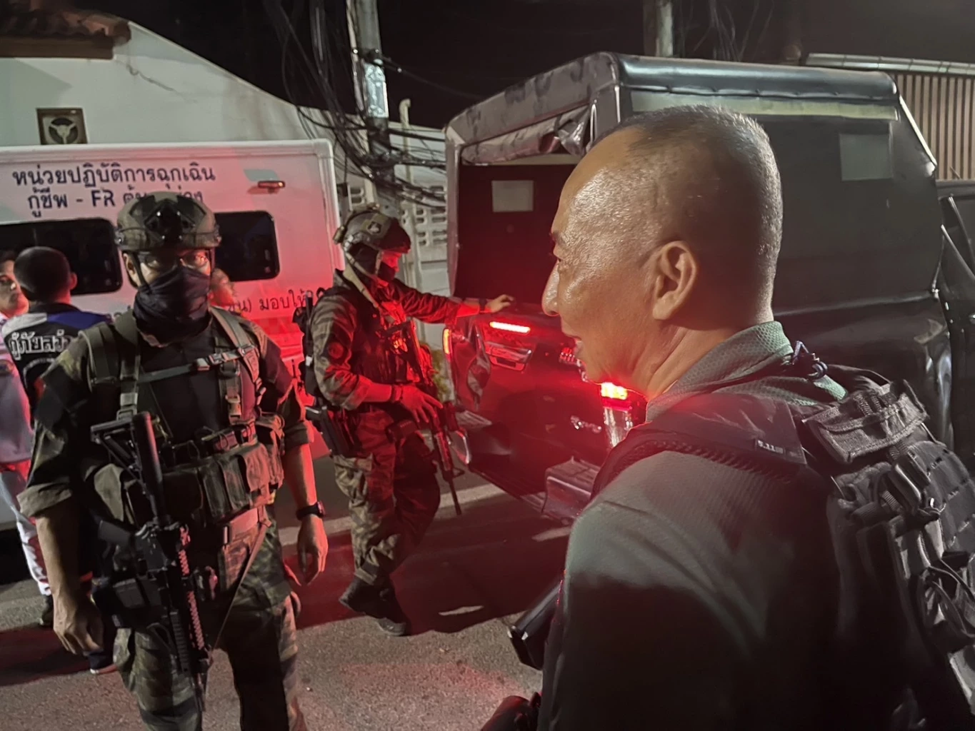 เปิดไทม์ไลน์ 15 ชม. ตำรวจปิดฉากหนุ่มคลั่ง วิสามัญฯ"กราดยิงเพชรบุรี" (คลิป)