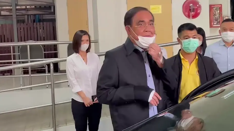 นายกฯ​ กลับบ้านแล้ว เผย อาการดีขึ้น บอก พรุ่งนี้เจอกัน ครม.