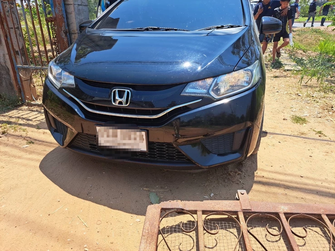 รถยนต์ของมือปืนที่ใช้ก่อเหตุ