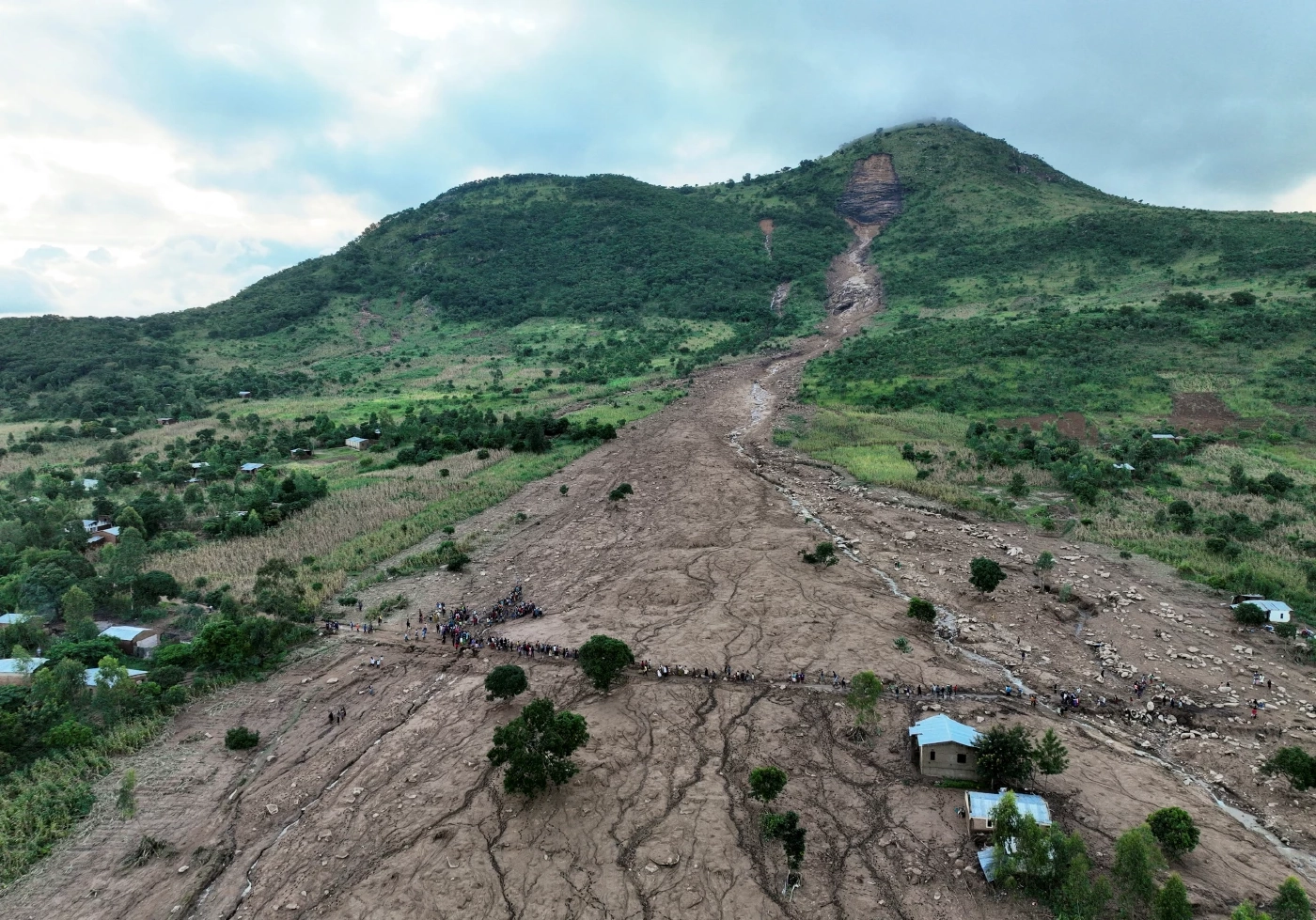 ยอดดับพายุไซโคลน “เฟรดดี” พัดถล่มทะลุ 400 ราย