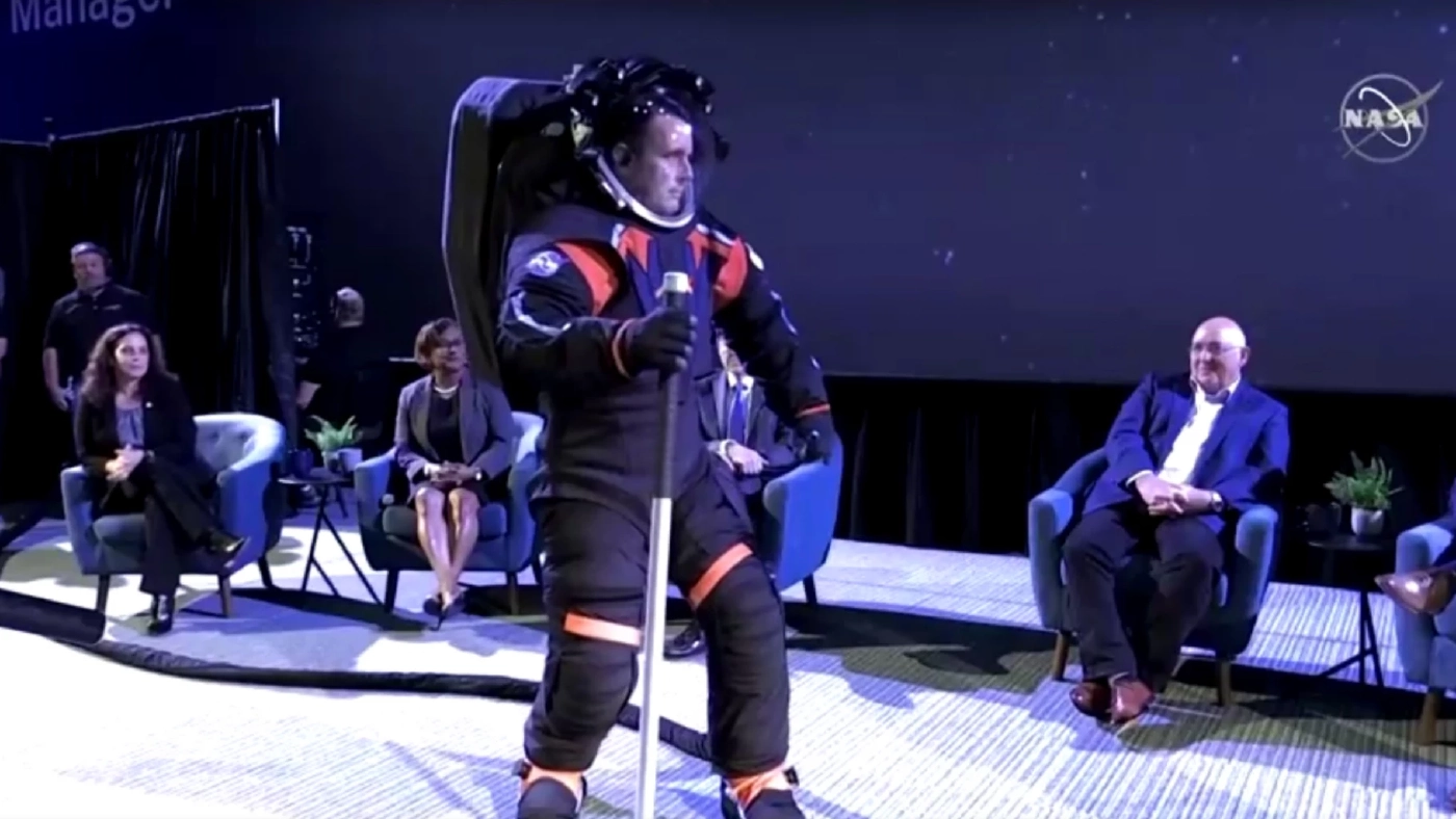 นาซาเปิดตัวชุดอวกาศรุ่นใหม่ สำหรับภารกิจพิชิตดวงจันทร์