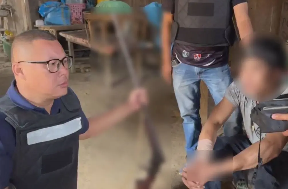 สยบหนุ่มคลั่งยา ยิงปืนขึ้นฟ้า จับเมียเป็นตัวประกัน อ้างเรียกร้องความยุติธรรม