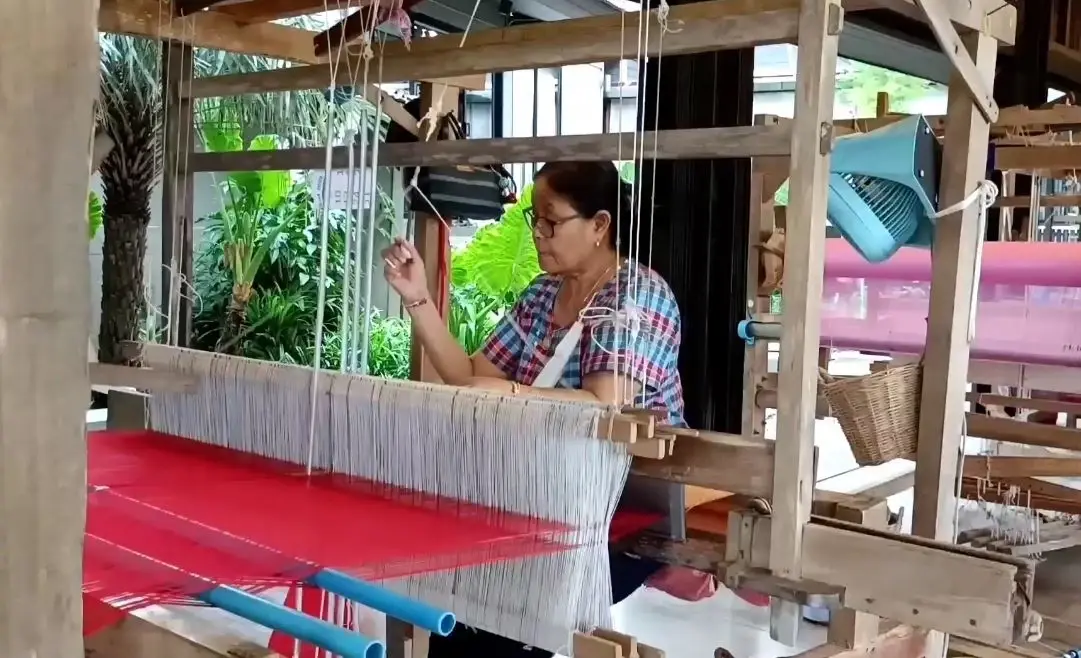 กลุ่มผ้าทอนาหมื่นศรี จ.ตรัง สุดดีใจ ครม. ชง "ผ้าขาวม้า" ขึ้นทะเบียนยูเนสโก้
