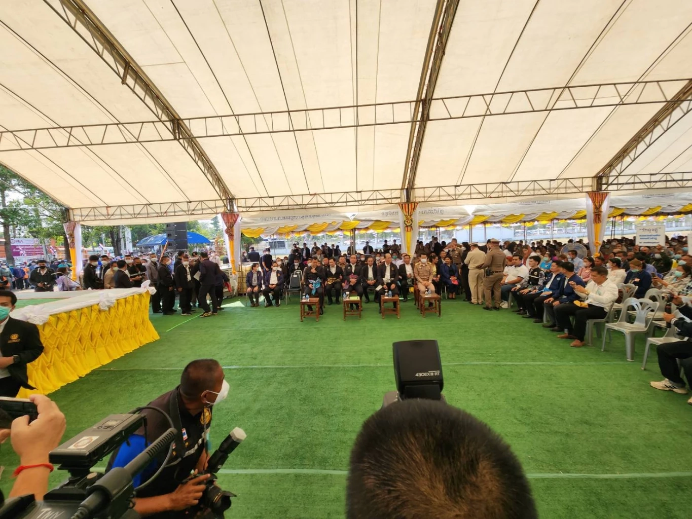 "นายกฯ" ขอชาวอุดรฯ อย่าเรียกตัวเอง "รากหญ้า" ลั่น เป็น"รากแก้วของแผ่นดิน"