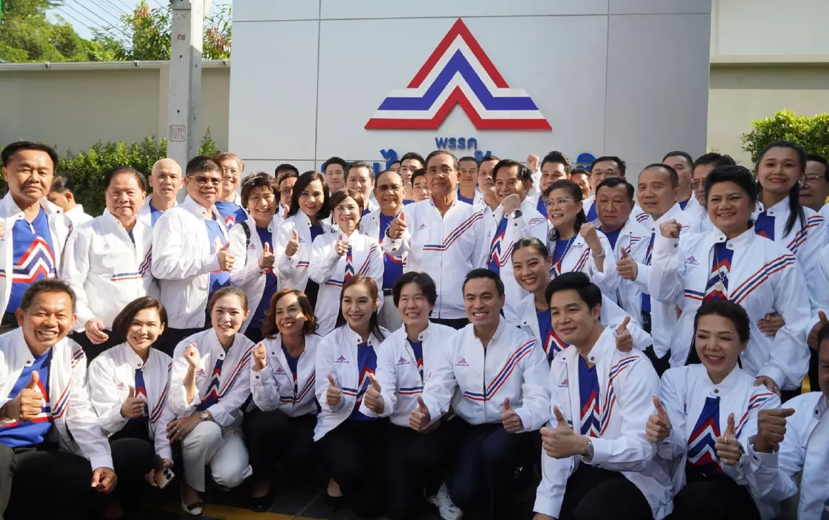 "บิ๊กตู่" ดอดเข้าประชุม รทสช.วานนี้ กำหนดยุทธศาสตร์พรรค ลุยงานการเมือง