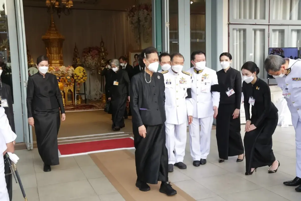กรมสมเด็จพระเทพฯ เสด็จฯแทนพระองค์ไปพระราชทานน้ำหลวงอาบศพ คุณหญิงวรรณา สิริวัฒนภักดี