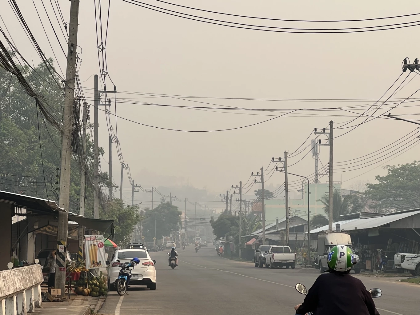 ควันไฟป่าแม่ฮ่องสอนวิกฤต หนาทึบทุกตารางนิ้ว ปชช.แสบตา-จมูกทั้งเมือง