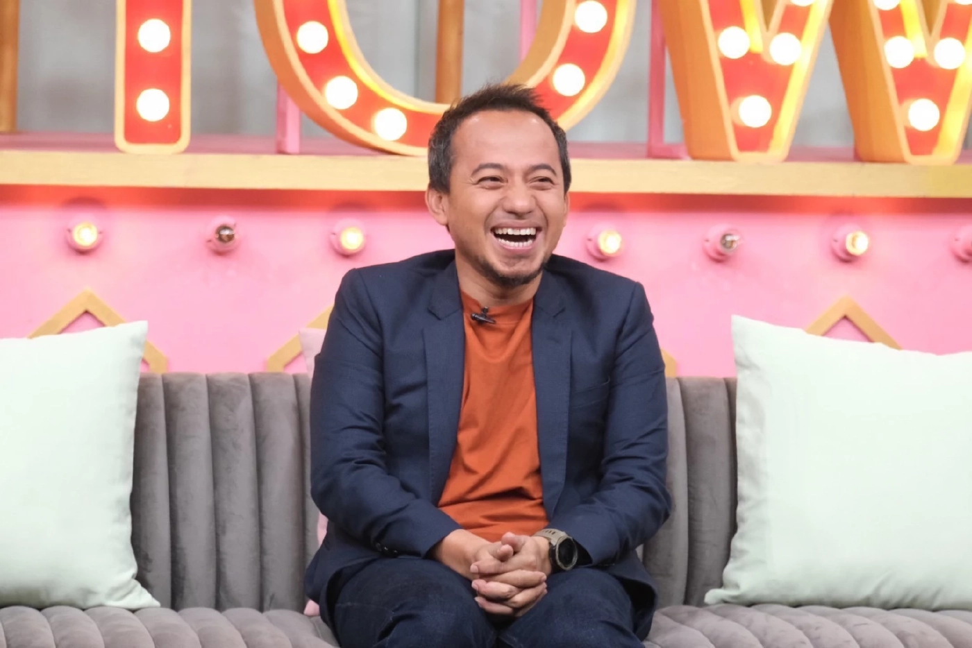 เมธี ลาบานูน ทิ้งวงการเพลง ยอมรับลงการเมืองมีแต่คนด่า 