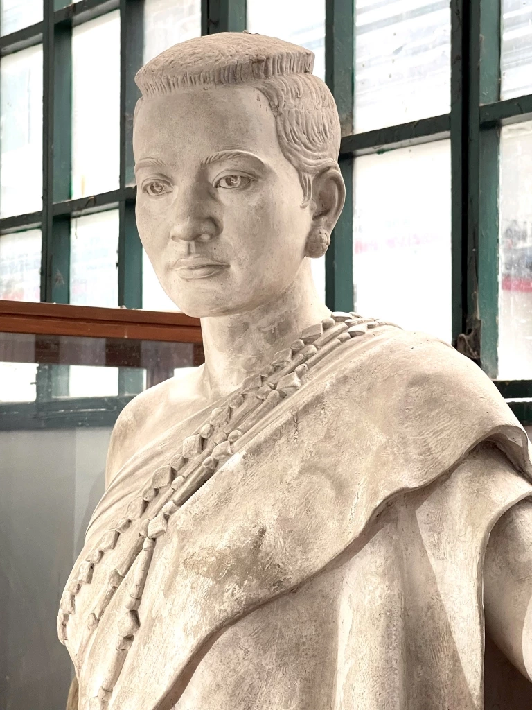 เผยความลับ "ต้นแบบปั้นใบหน้าย่าโม" คือใคร รับค่าจ้างเท่าไหร่จากงานนี้ 