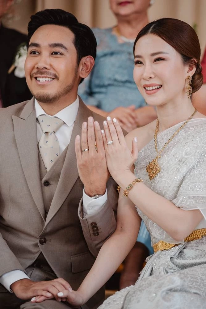 เบลล์ มนัญญา อดีตวง เกิร์ลลีเบอร์รี ควงแฟนหนุ่มเข้าประตูวิวาห์  