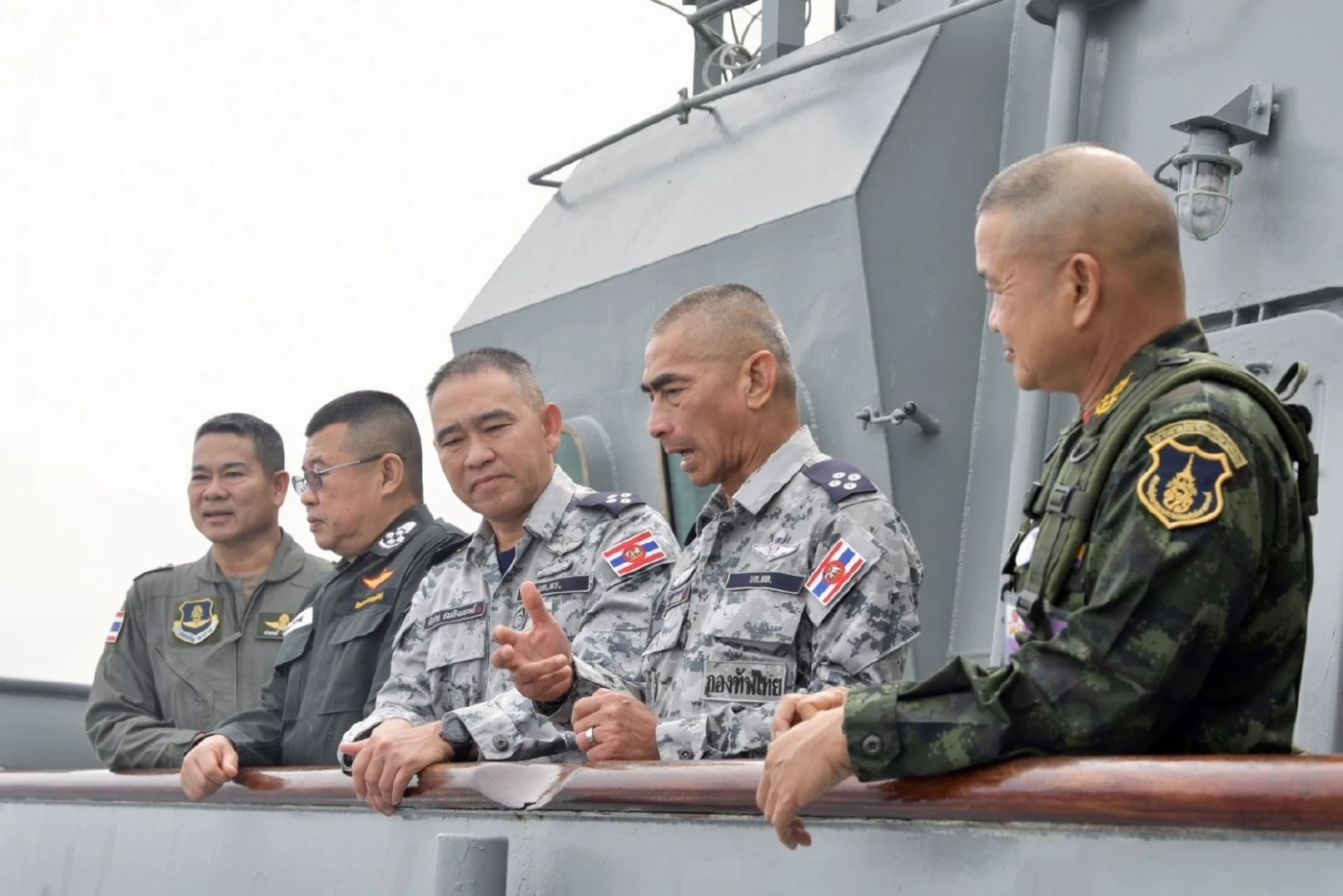 แท็กทีม! ผบ.ทสส. ควง ผบ.เหล่าทัพ สังเกตการณ์ฝึกยิงอาวุธปล่อยนำวิถีฮาร์พูน