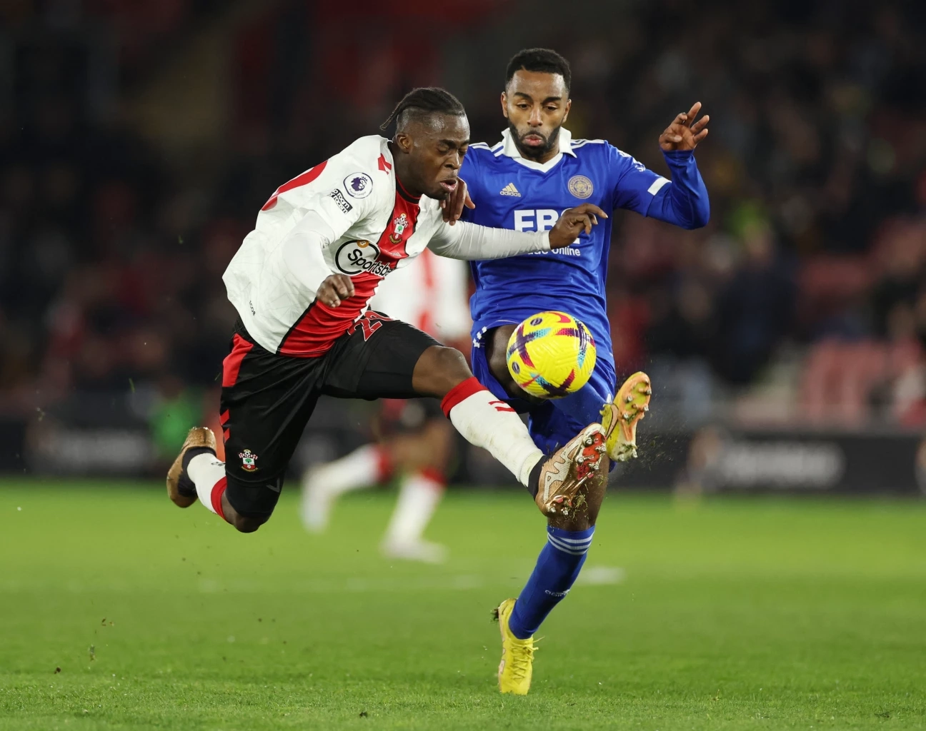 ถ่ายทอดสด "แมนยู vs เซาธ์แฮมป์ตัน" พรีเมียร์ลีก 21.00 น. เช็กสถิติ ความพร้อม ช่องชมสด