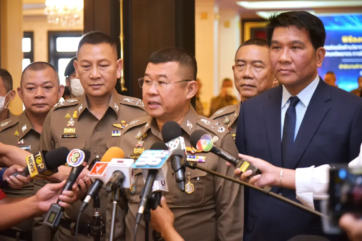 ม.หอการค้าฯ ร่วมข้อตกลง มอบการศึกษาตำรวจเรียน 1,000 ทุน